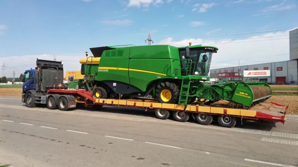 Негабаритная перевозка комбайнов John Deere